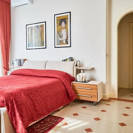 Klimt P.zza Amedeo Casa de hóspedes Nápoles